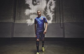 电子竞技APP-穆古鲁扎遭遇七连败，利物浦教练面临压力！从赛场到教练席的“双线危机”